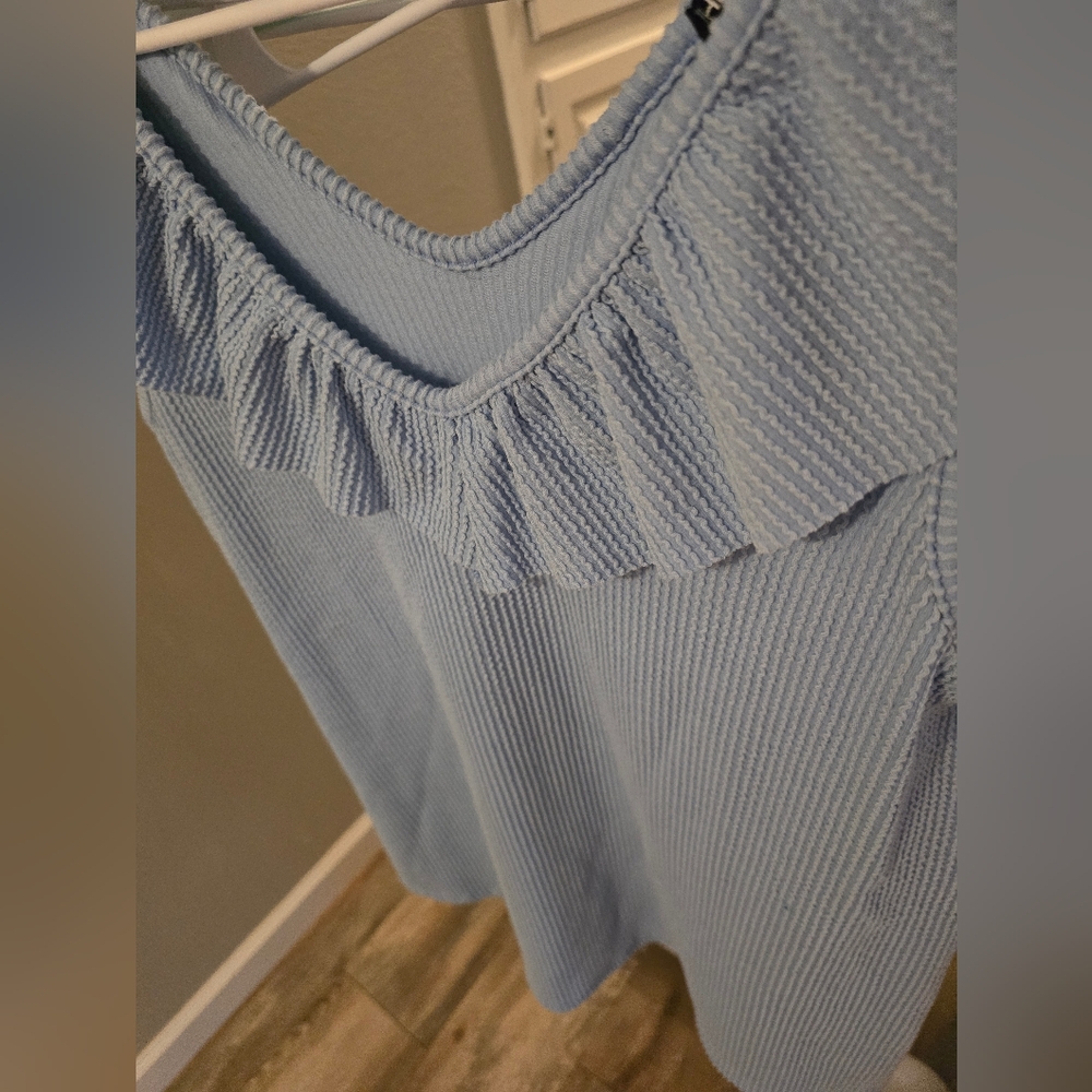 Ribbed Ruffle Tank - Picture 2 of 3
